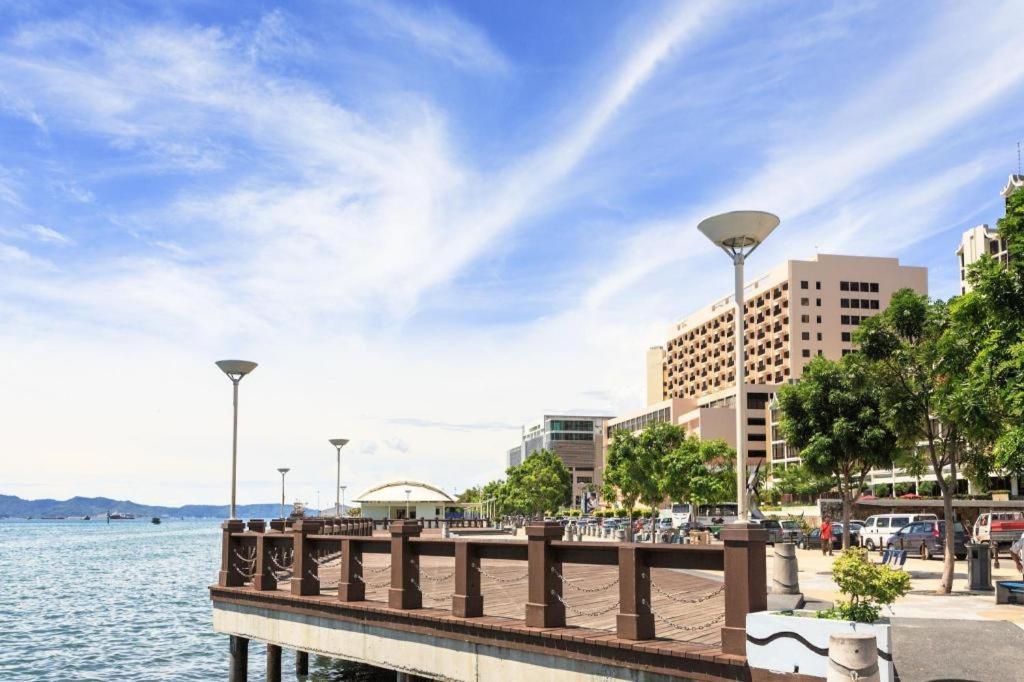 Seapark Condotel Hotel Кота-Кинабалу Экстерьер фото